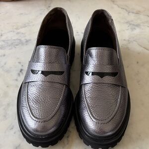 Paul Green Women’s Silver Loafer size 7.5M